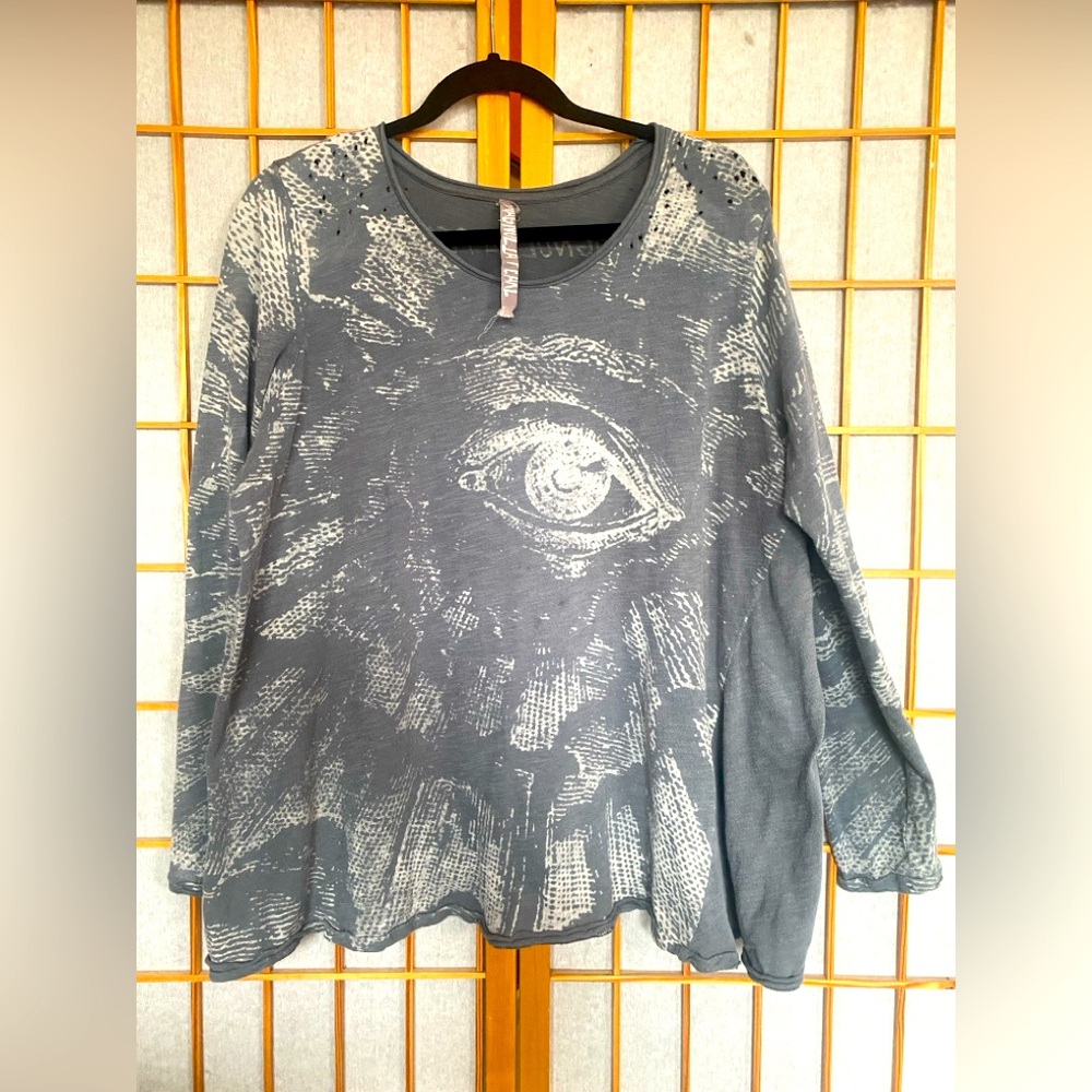 Magnolia Pearl Freedom of Conscience Ozzy gray Long Sleeve Tee